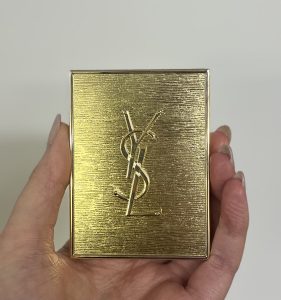 ポーチの中身み～せて